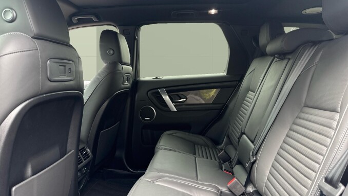 Land Rover Discovery Sport 1.5 P270e Metropolitan 5dr Auto [5 Seat] [NI] Station Wagon - Image 4